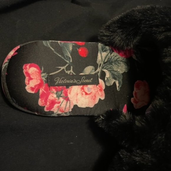 Victoria's Secret Floral Satin Slippers  faux fur trim. Size L  Black pink NWOT - Picture 2 of 12